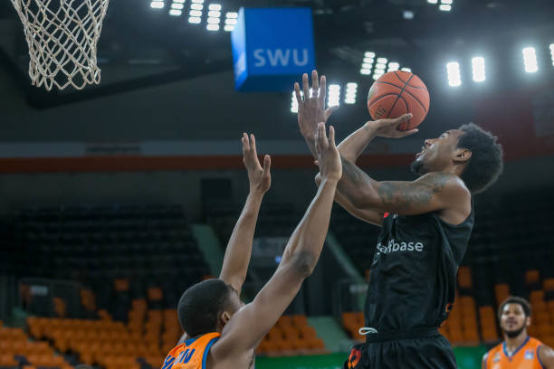 英超球队更 英超球队更