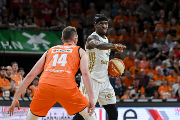 后防归化球 后防归化球